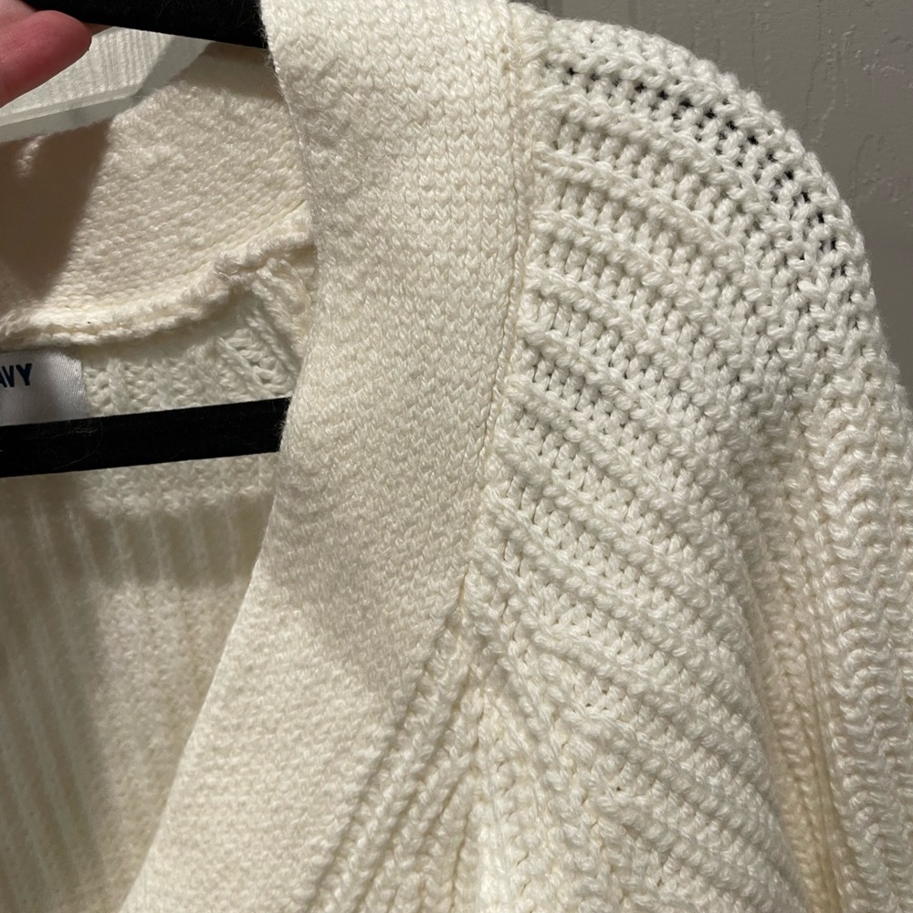 Old Navy Women's Ivory Button-Up Cardigan - Picture 7 of 8